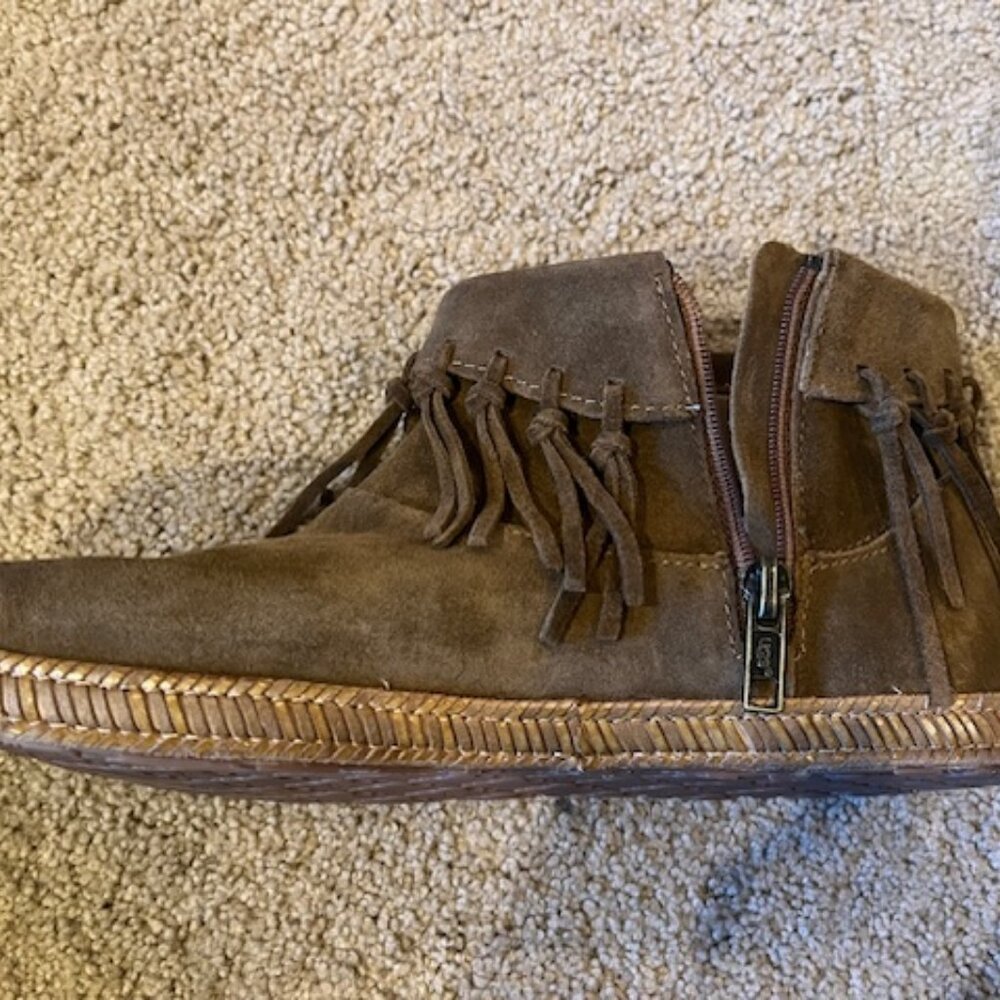 UGG Womens Shenandoah Fringe Suede Ankle Boots/moccasins/W8.0
